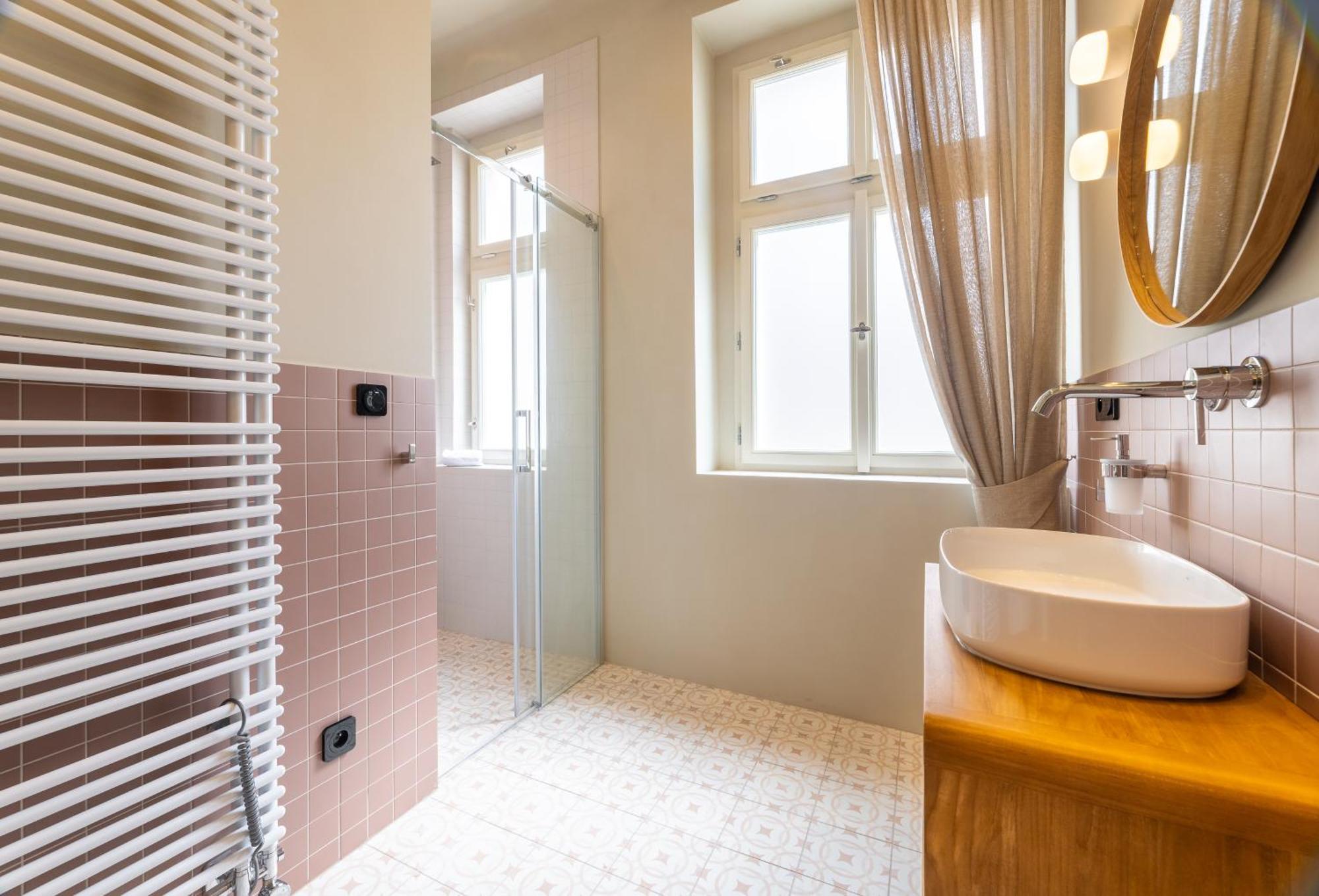 Lägenhet Luxury 2 Bedroom With Ac In The Old Town Prag