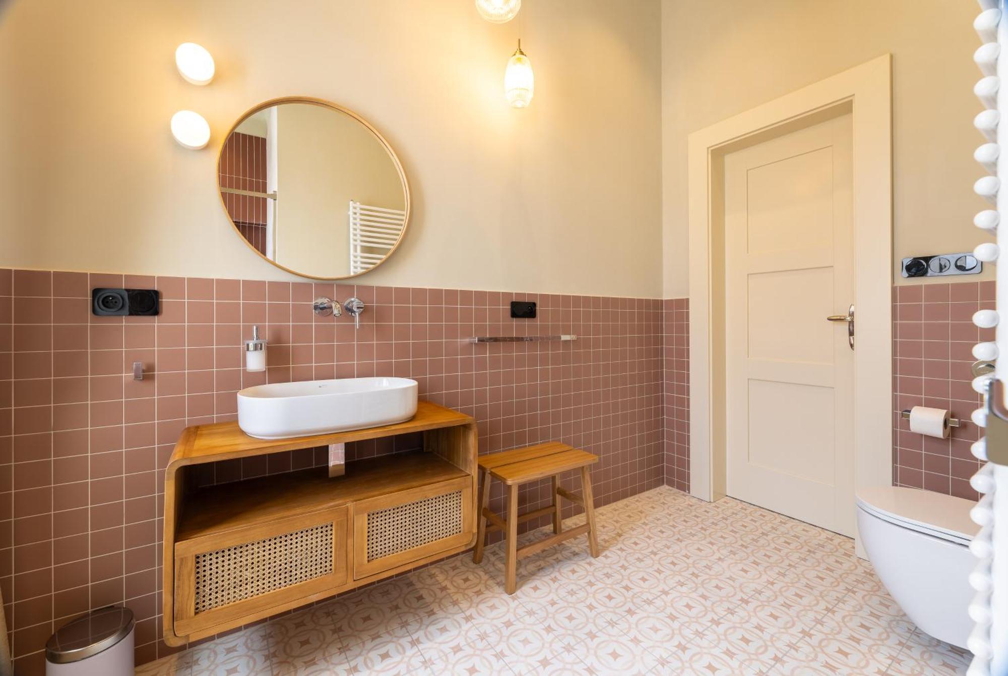 Luxury 2 Bedroom With Ac In The Old Town Lägenhet