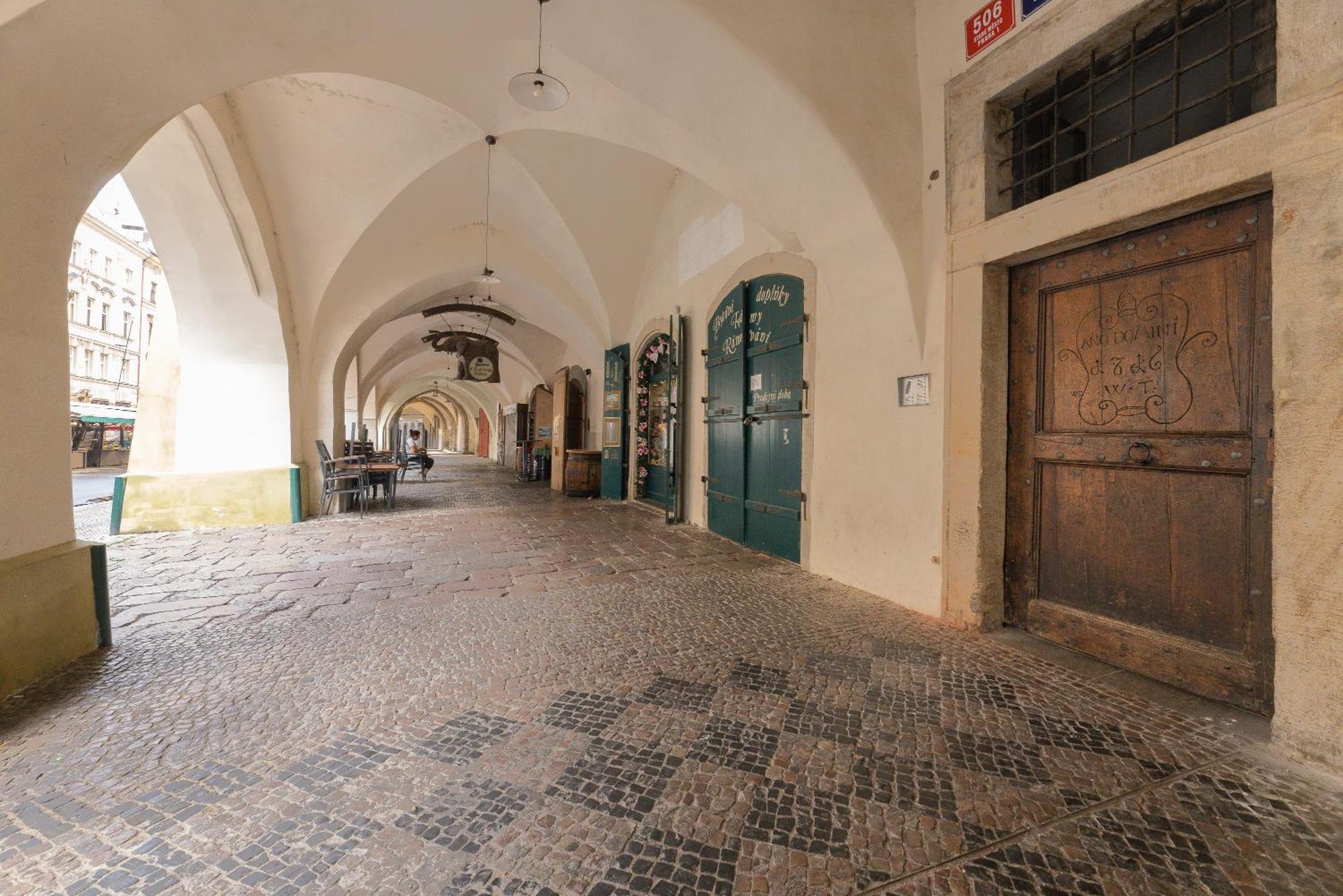 Luxury 2 Bedroom With Ac In The Old Town Lägenhet